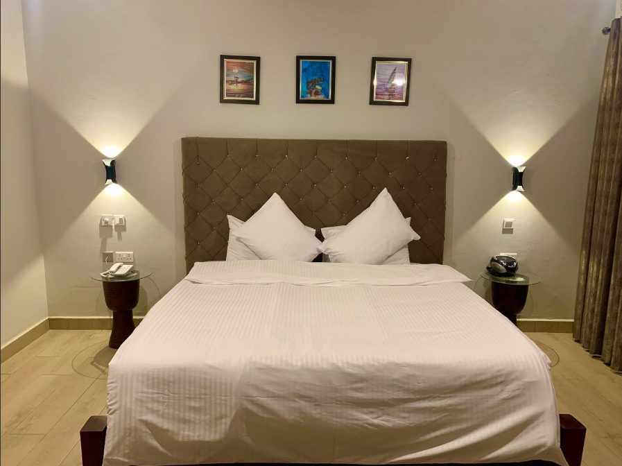 Kwayisibea Hotel